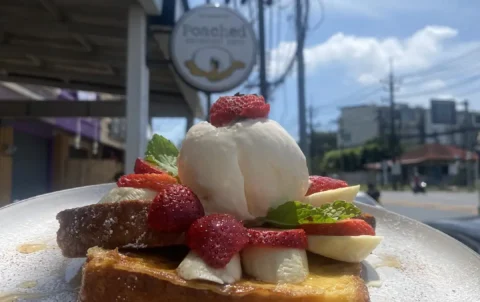 French Toast with banana, ice cream and strawberries at a cafe with good coffee in Chalong at Poached Breakfast Cafe, Chalong, Phuket, Thailand